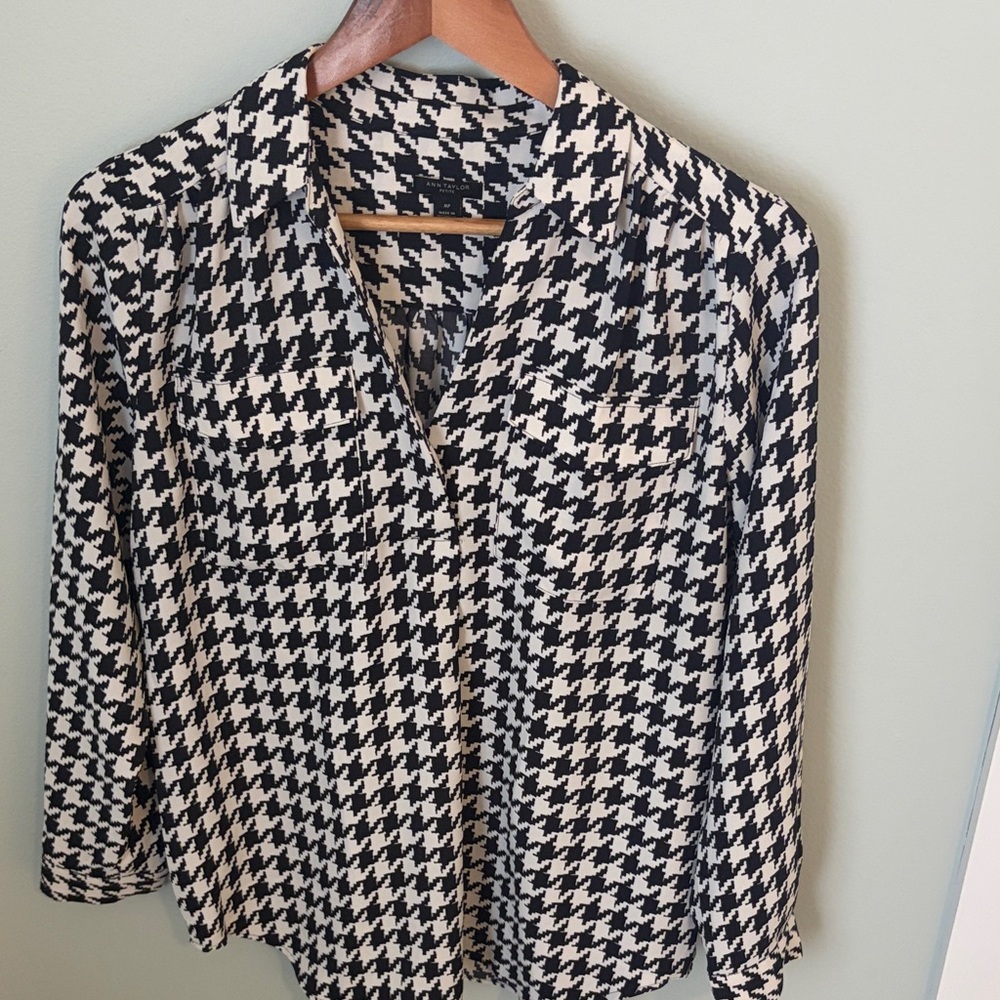 Ann Taylor Black and White Houndstooth Blouse